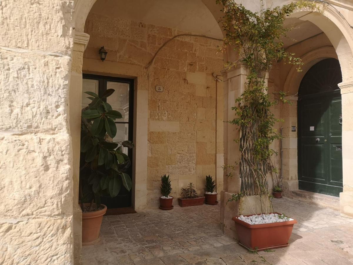 Piazzetta Acquaviva Apartment เลชเช ภายนอก รูปภาพ