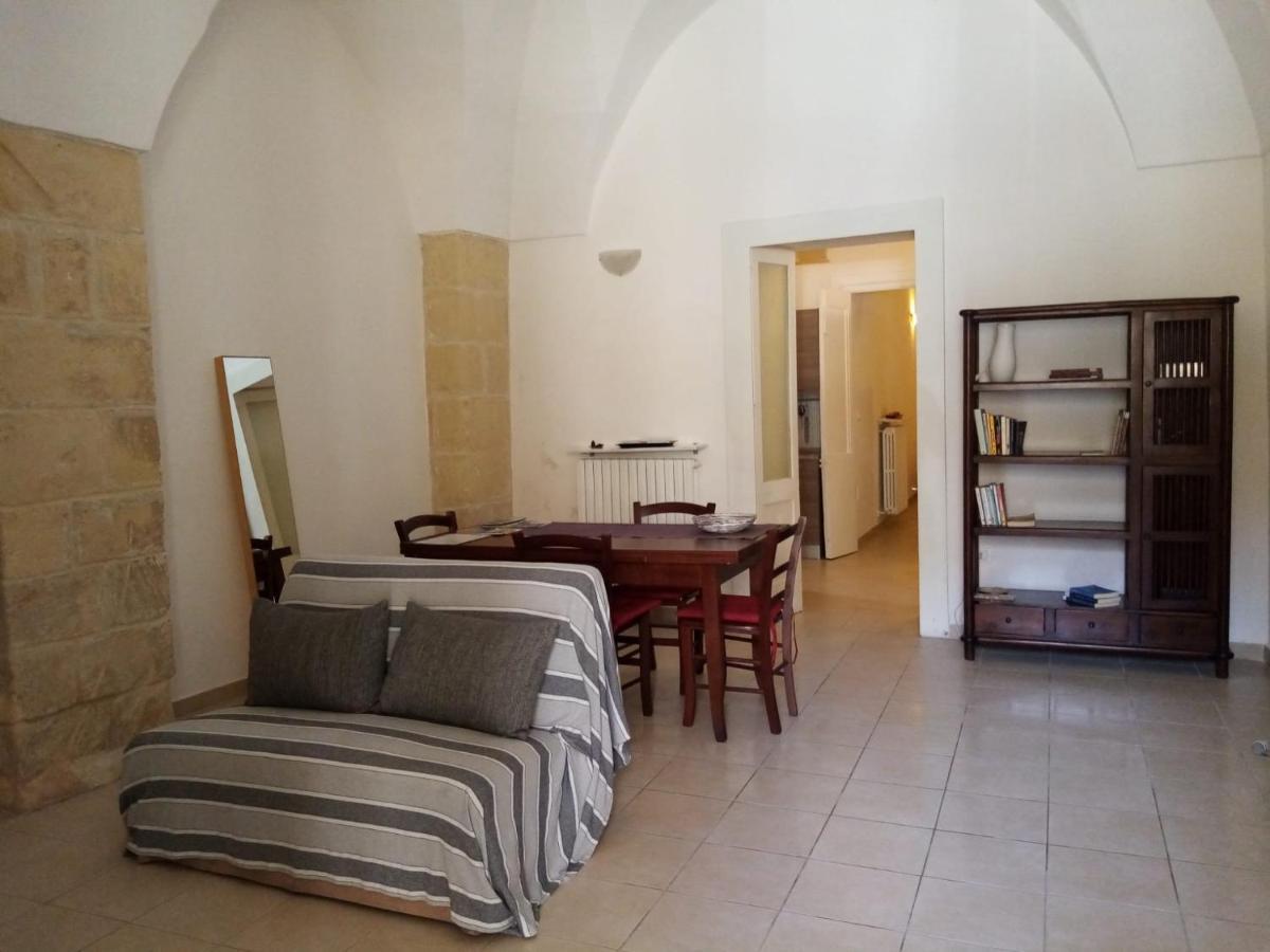Piazzetta Acquaviva Apartment เลชเช ภายนอก รูปภาพ