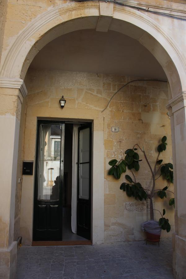 Piazzetta Acquaviva Apartment เลชเช ภายนอก รูปภาพ
